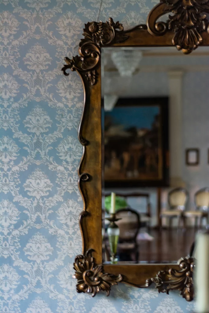 comment-reconnaitre-un-miroir-ancien-monaco-fenetres