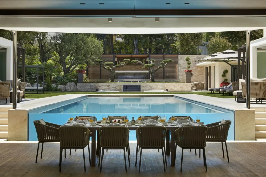 hublot-piscine-paroi-verre-piscine