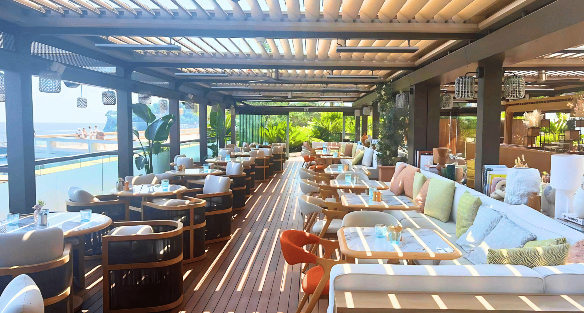 pergola-bioclimatique-garde-corps-amu-restaurant-rooftop-fairmont-monaco