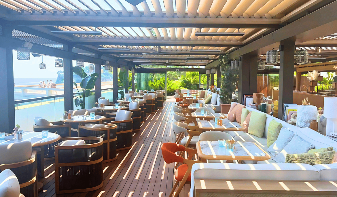 pergola-bioclimatique-garde-corps-amu-restaurant-rooftop-fairmont-monaco
